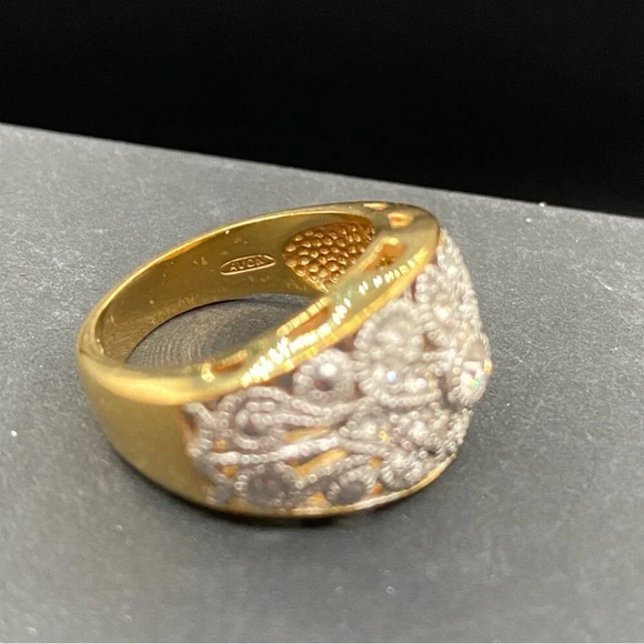 Vintage 90s Ornate Filigree Two-Tone Domed Cocktail Ring by Avon - Picture 3 of 16